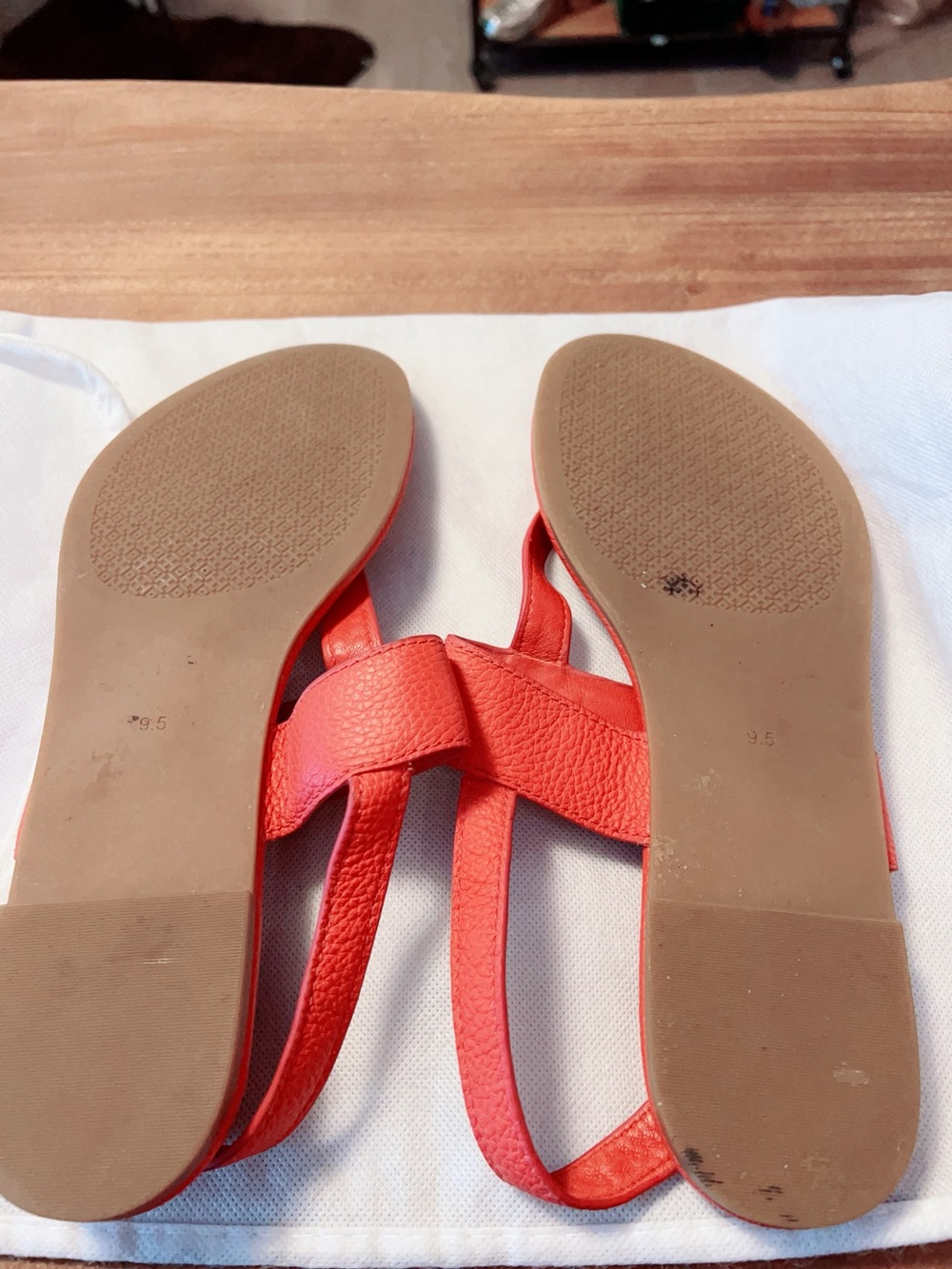 Tory Burch Coral Leather Logo Slingback Sandals - Picture 4 of 6
